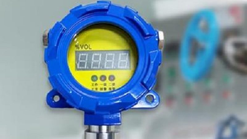 在选择高精度分析仪器时，企业应重点关注以下核心指标：